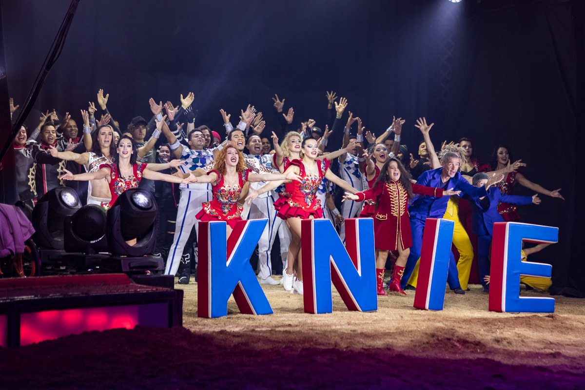 Foto Schlussapplaus Knie