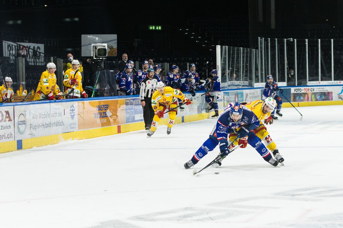 ZSC Lions vs EHC Biel Michelle Bruegger szenemagazin 0031.jpg