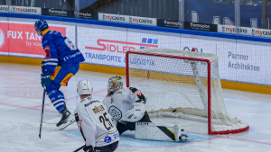 Der EV-Zug &uuml;berrollt zum Saisonauftakt den HC-Lugano im ersten Drittel