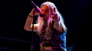 Metal akustisch reduziert