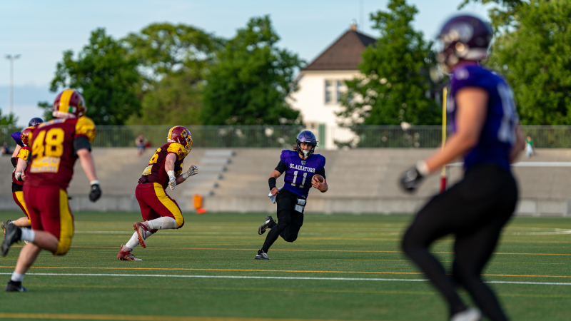 Gladiators siegen souver&auml;n zu Hause
