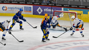 Blitztor nach 14 Sekunden bringt den EHC Kloten in Schieflage
