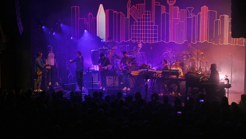 Snarky Puppy und Support-Act Malika Tirolien im ausverkauften Volkshaus
