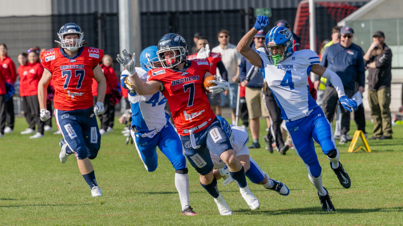 Machtdemonstration zum Auftakt &ndash; Broncos &uuml;berrollen Renegades mit historischem Sieg