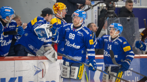 Kloten dreht das Spiel und feiert mit dem Samichlaus